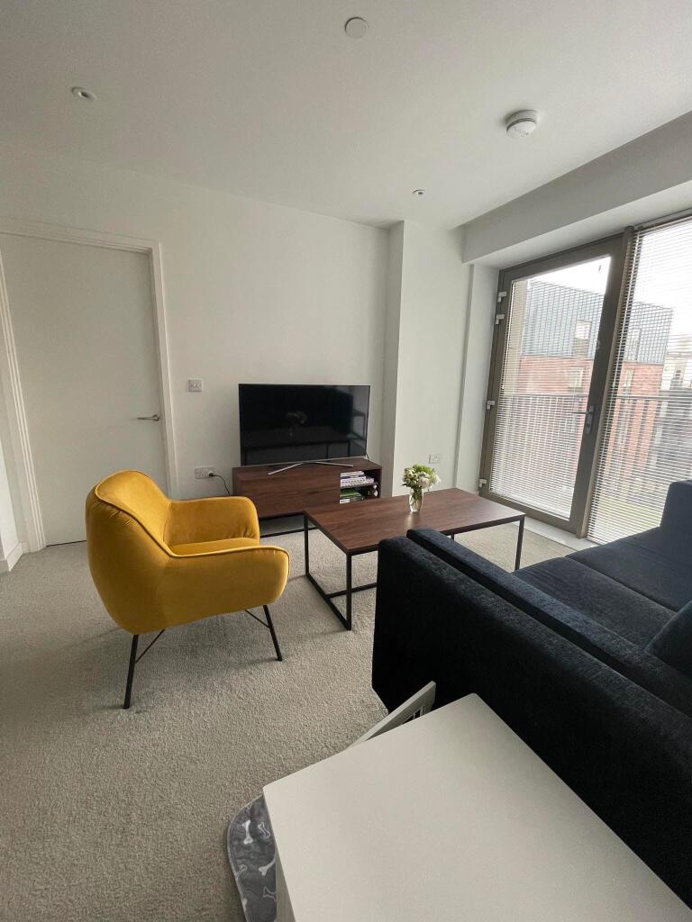 4 bed 1st Floor Flat for rent in Salford. From urbanbubble - Manchester