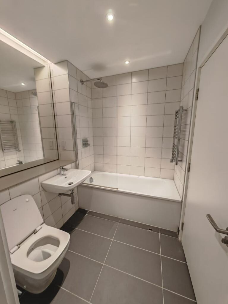 4 bed 1st Floor Flat for rent in Salford. From urbanbubble - Manchester 4 bed 1st Floor Flat for rent in Salford. From urbanbubble - Manchester