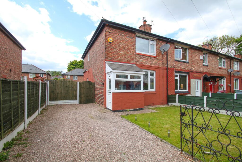 2 bed End of Terrace for rent in Stretford. From VitalSpace - South Manchester