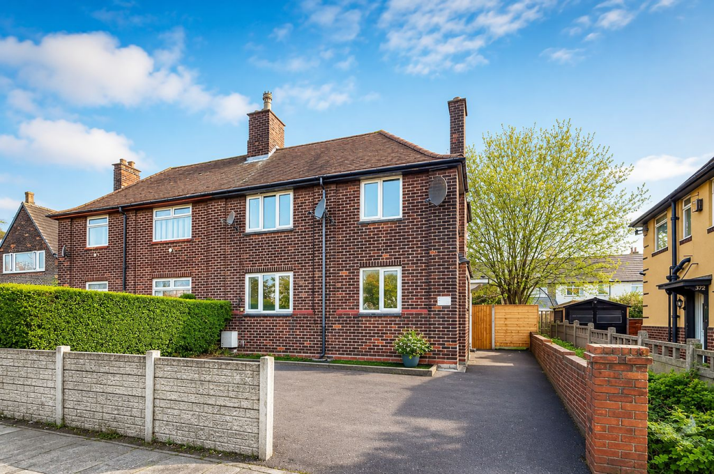 3 bed Semi Detached for rent in Irlam. From VitalSpace - South Manchester 3 bed Semi Detached for rent in Irlam. From VitalSpace - South Manchester