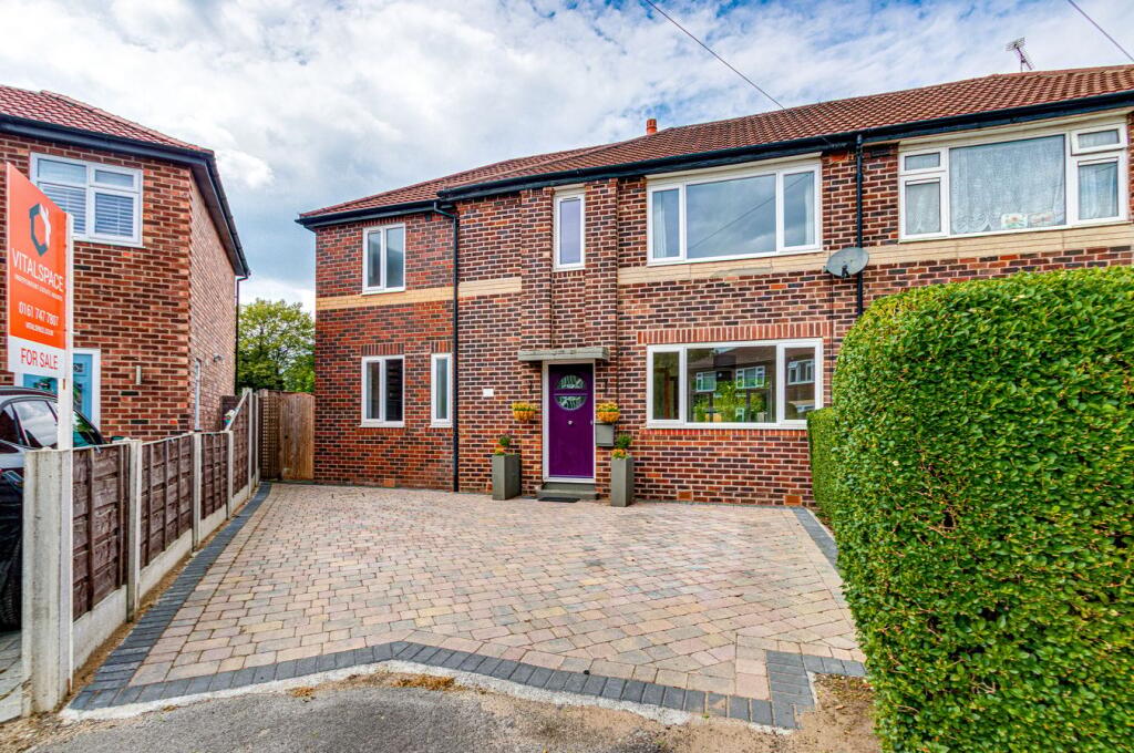 4 bed Semi Detached for rent in Manchester. From VitalSpace - South Manchester 4 bed Semi Detached for rent in Manchester. From VitalSpace - South Manchester