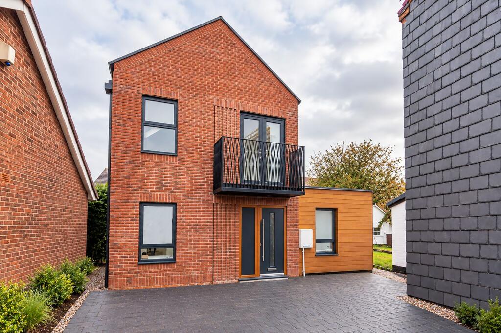 3 bed Detached for rent in Urmston. From VitalSpace - South Manchester 3 bed Detached for rent in Urmston. From VitalSpace - South Manchester
