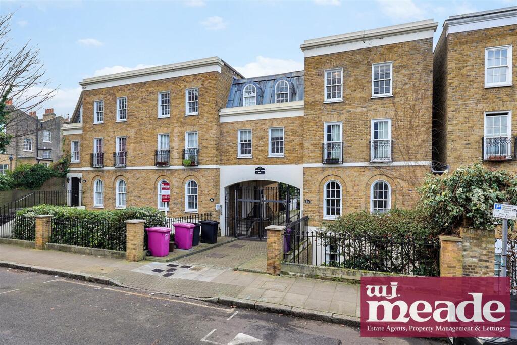 2 bed 1st Floor Flat for rent in Bow. From W J Meade - Mile End & Bow 2 bed 1st Floor Flat for rent in Bow. From W J Meade - Mile End & Bow
