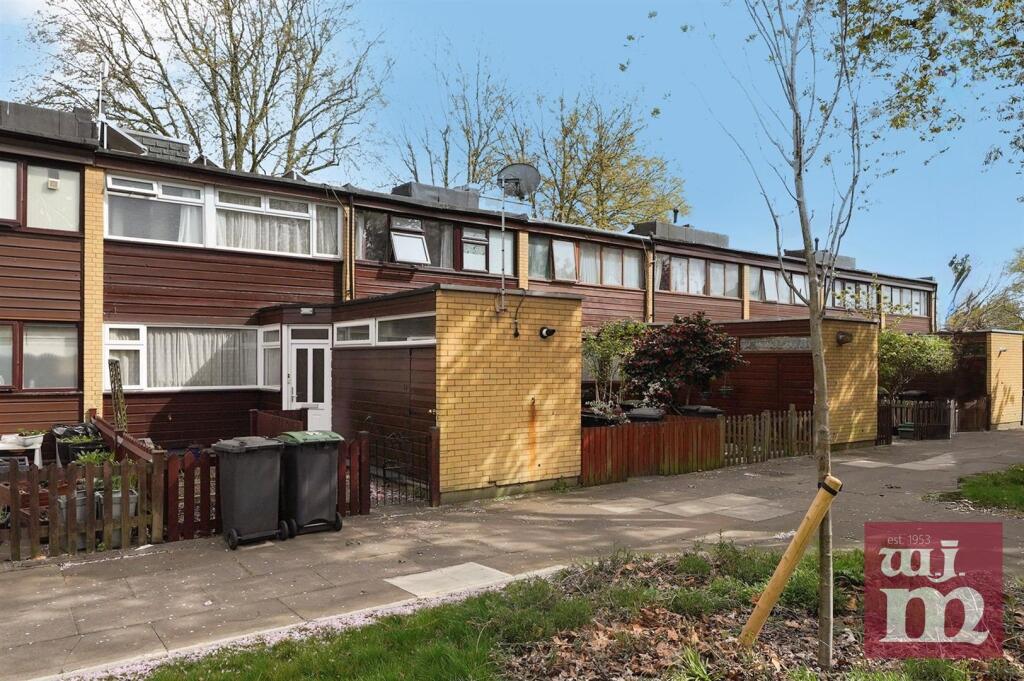3 bed Detached for rent in Wood Green. From W J Meade - Mile End & Bow