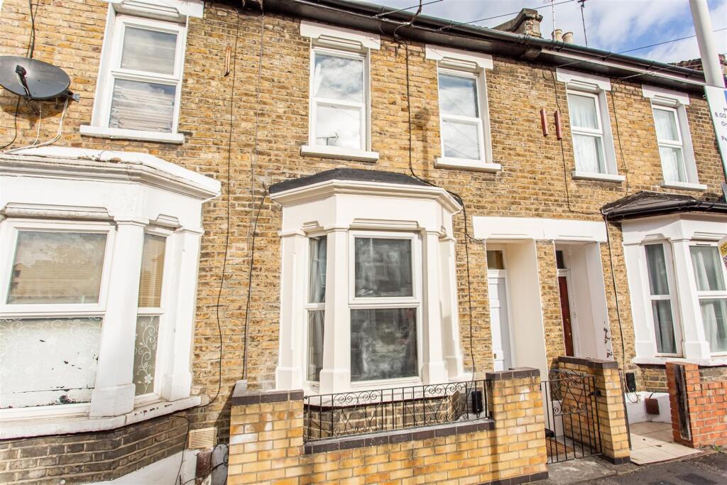 2 bed Mid Terraced House for rent in Stratford. From W J Meade - Mile End & Bow