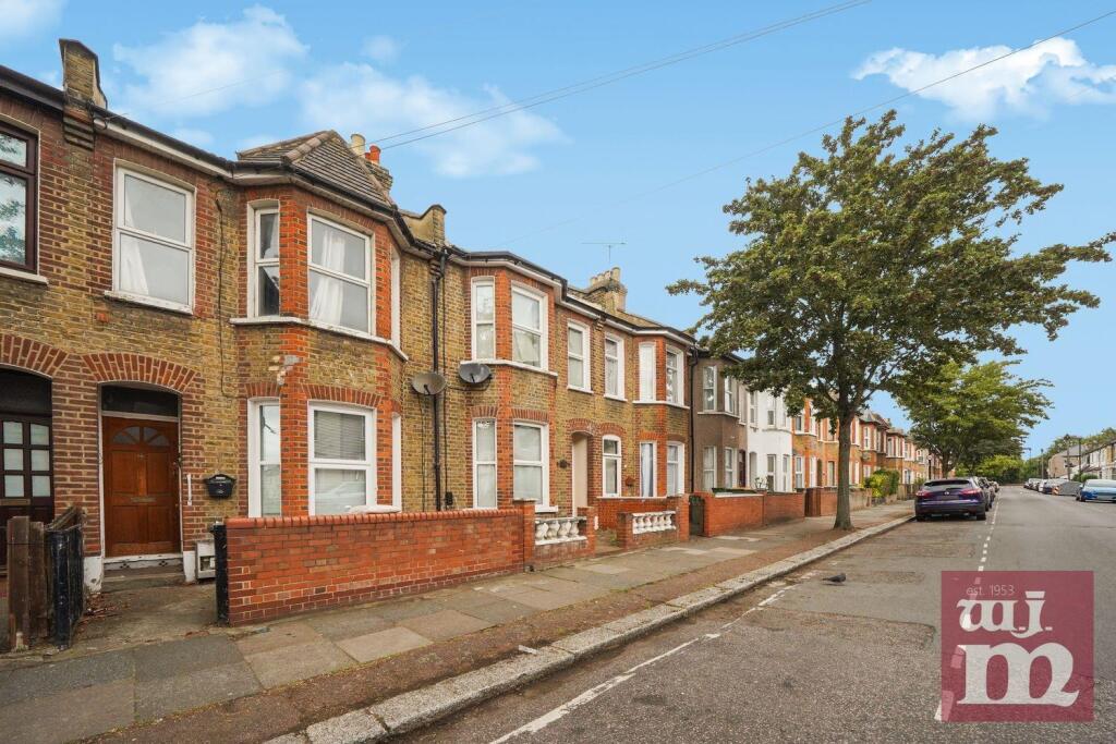 1 bed 1st Floor Flat for rent in Stratford. From W J Meade - Mile End & Bow