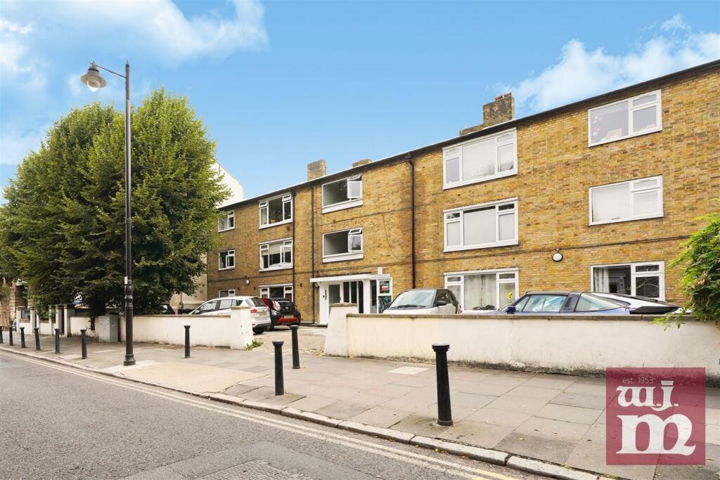 3 bed 1st Floor Flat for rent in Bow. From W J Meade - Mile End & Bow