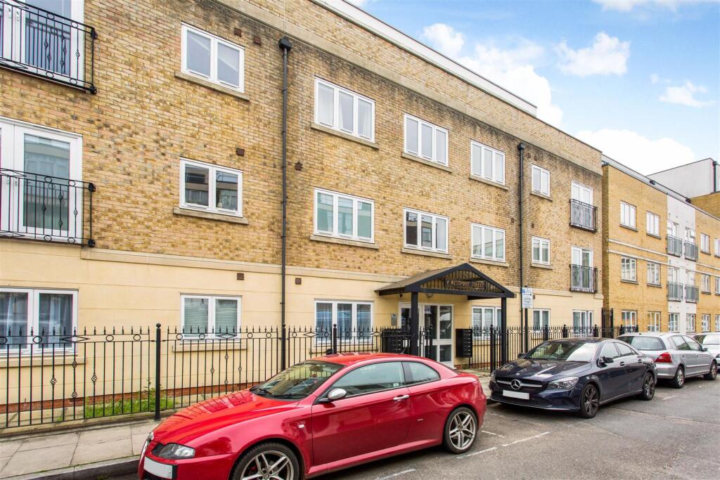 1 bed 1st Floor Flat for rent in Stepney. From W J Meade - Mile End & Bow 1 bed 1st Floor Flat for rent in Stepney. From W J Meade - Mile End & Bow