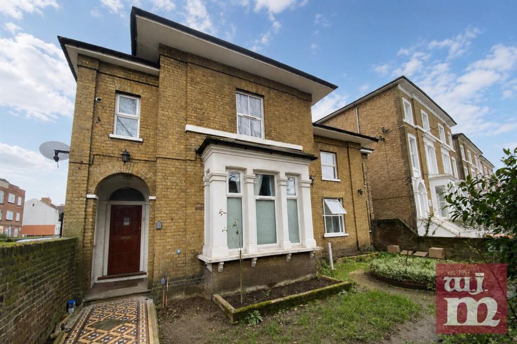 2 bed 1st Floor Flat for rent in West Ham. From W J Meade - Mile End & Bow 2 bed 1st Floor Flat for rent in West Ham. From W J Meade - Mile End & Bow