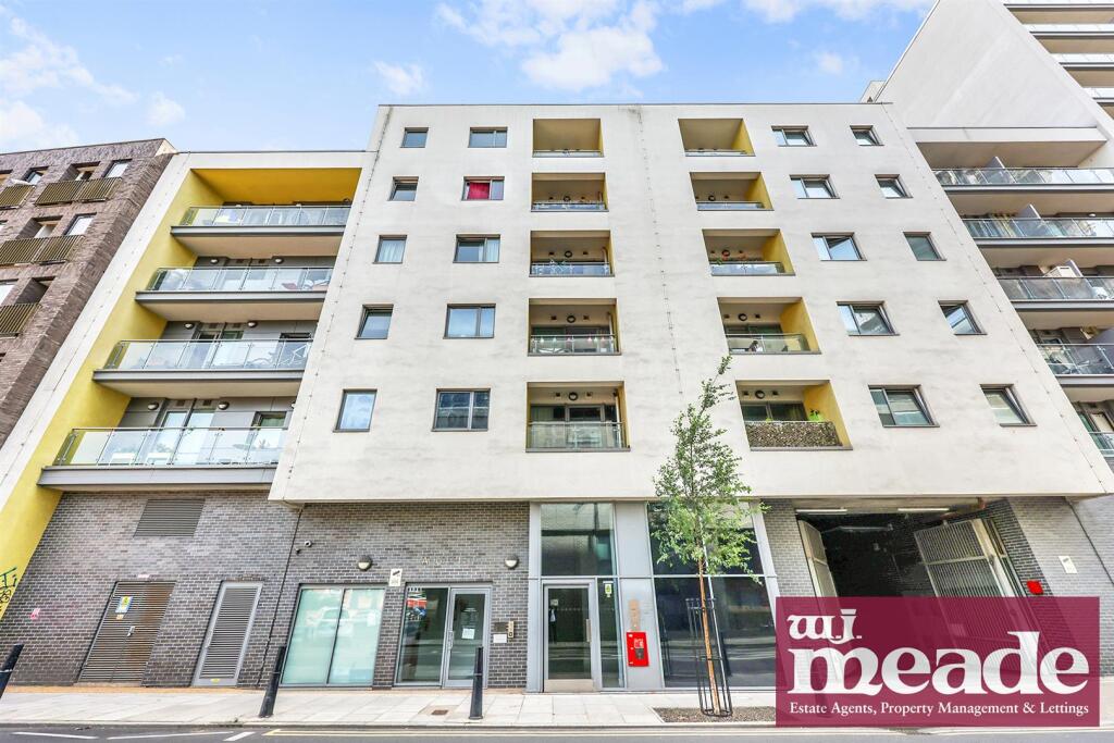 2 bed 1st Floor Flat for rent in Bow. From W J Meade - Mile End & Bow