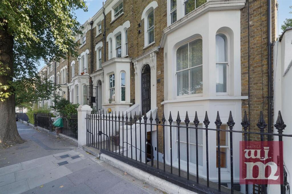 1 bed 1st Floor Flat for rent in Bow. From W J Meade - Mile End & Bow