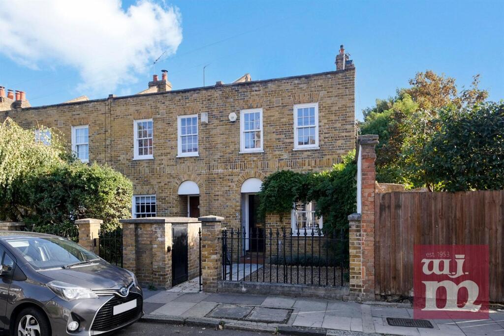 2 bed End of Terrace for rent in Bow. From W J Meade - Mile End & Bow