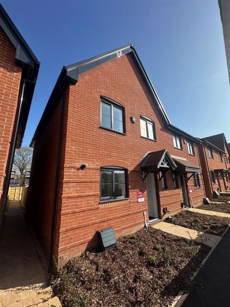 3 bed Semi Detached for rent in . From Walker & Waterer - Whiteley