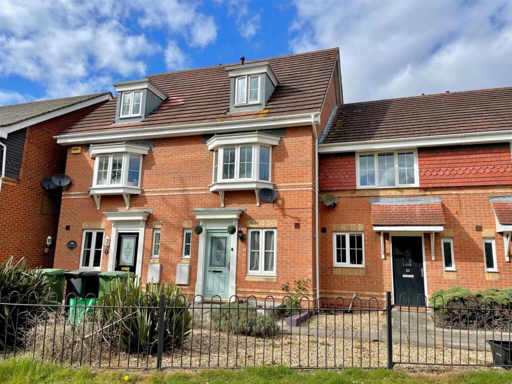 3 bed Town House for rent in Segensworth. From Walker & Waterer - Whiteley 3 bed Town House for rent in Segensworth. From Walker & Waterer - Whiteley