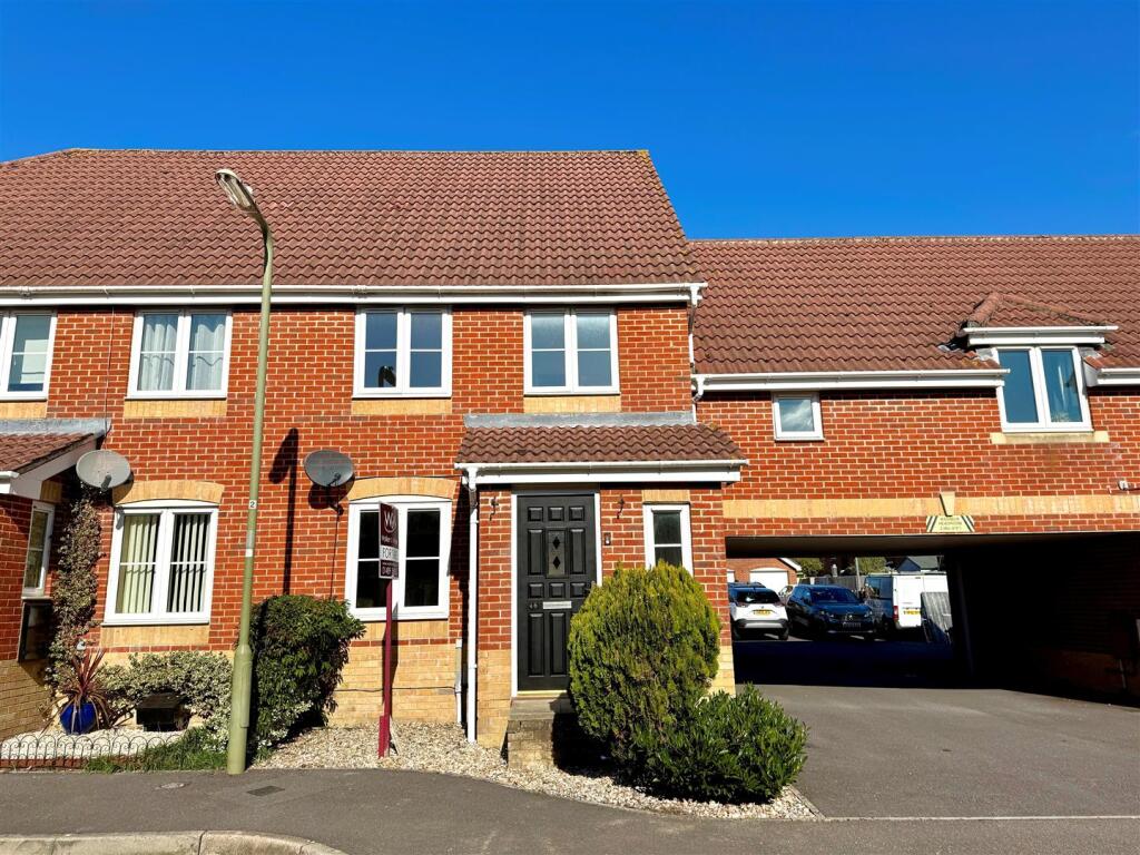 3 bed Mid Terraced House for rent in Segensworth. From Walker & Waterer - Whiteley 3 bed Mid Terraced House for rent in Segensworth. From Walker & Waterer - Whiteley