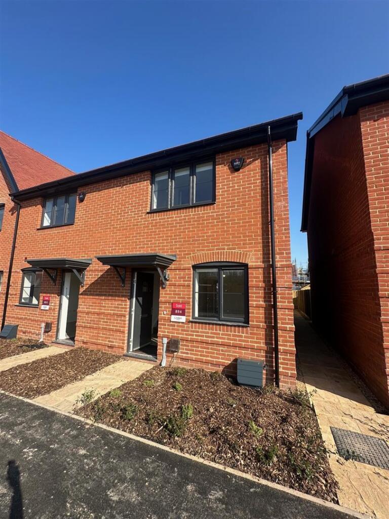2 bed End of Terrace for rent in . From Walker & Waterer - Whiteley