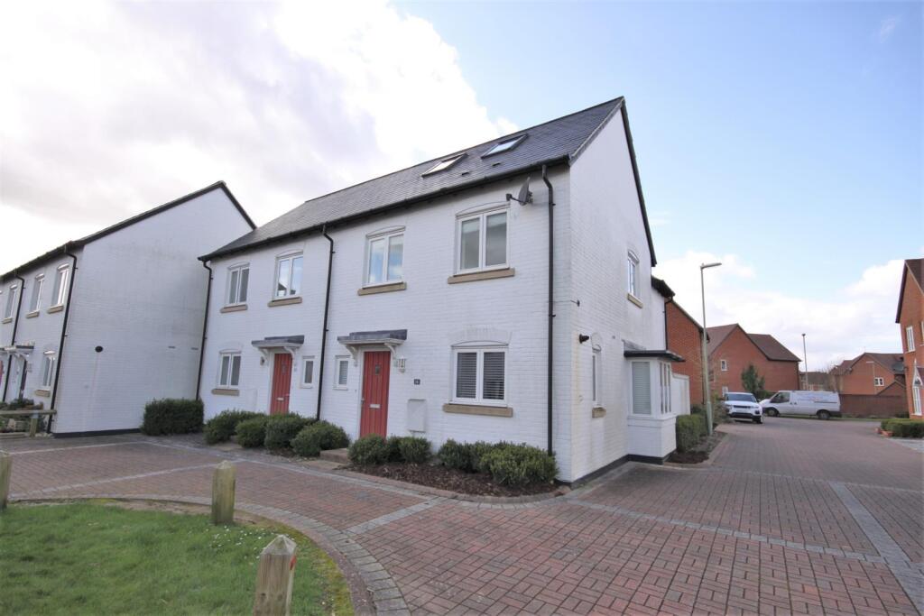 3 bed Semi Detached for rent in Segensworth. From Walker & Waterer - Whiteley 3 bed Semi Detached for rent in Segensworth. From Walker & Waterer - Whiteley