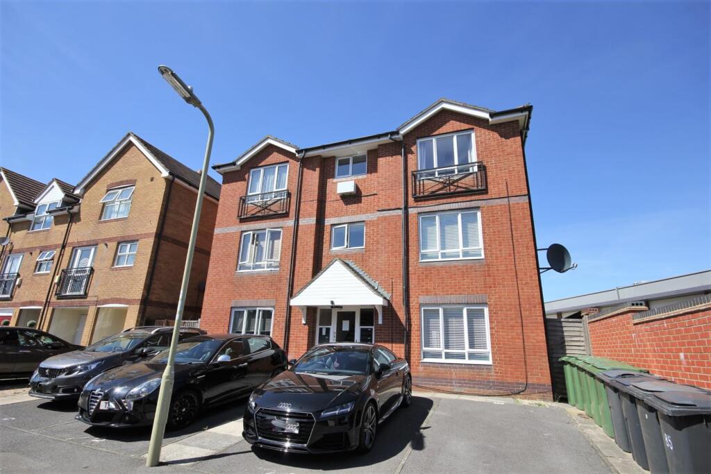2 bed Apartment for rent in Segensworth. From Walker & Waterer - Whiteley 2 bed Apartment for rent in Segensworth. From Walker & Waterer - Whiteley