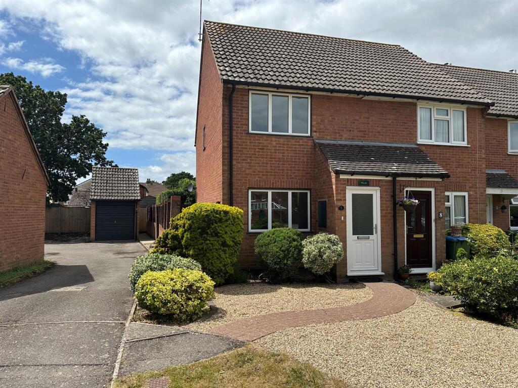 2 bed End of Terrace for rent in Titchfield Common. From Walker & Waterer - Whiteley 2 bed End of Terrace for rent in Titchfield Common. From Walker & Waterer - Whiteley