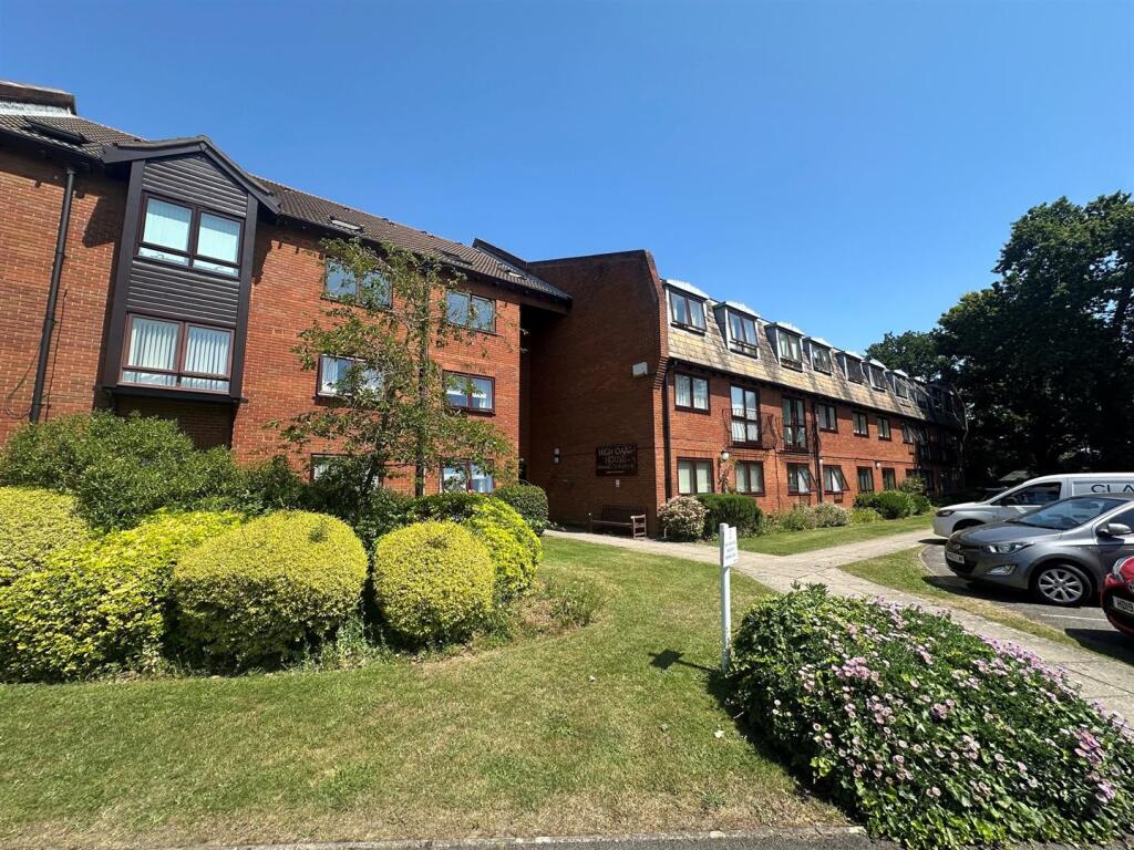 1 bed Apartment for rent in Park Gate. From Walker & Waterer - Whiteley