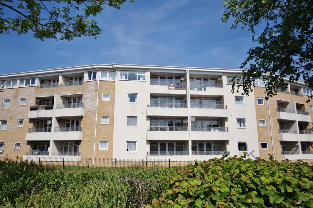 2 bed Apartment for rent in Segensworth. From Walker & Waterer - Whiteley