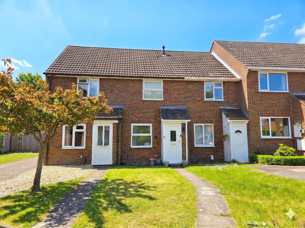 2 bed Mid Terraced House for rent in Titchfield Common. From Walker & Waterer - Whiteley