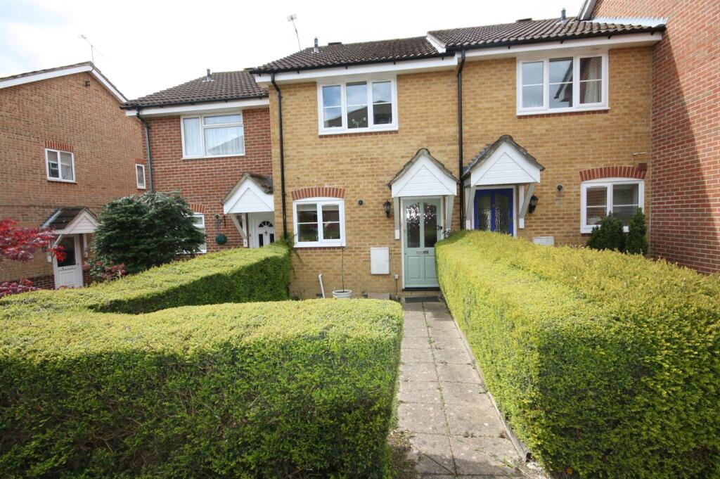 2 bed Mid Terraced House for rent in Segensworth. From Walker & Waterer - Whiteley 2 bed Mid Terraced House for rent in Segensworth. From Walker & Waterer - Whiteley