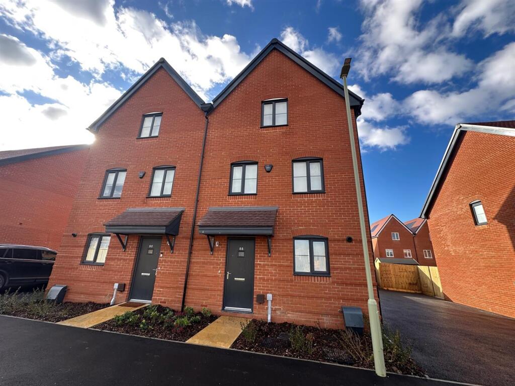 3 bed Semi Detached for rent in Fareham. From Walker & Waterer - Whiteley 3 bed Semi Detached for rent in Fareham. From Walker & Waterer - Whiteley