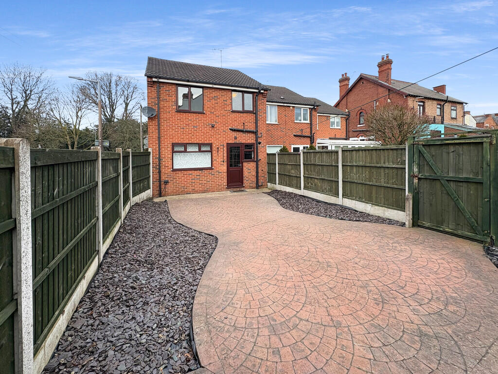 3 bed Town House for rent in Long Eaton. From Wallace Jones - Long Eaton