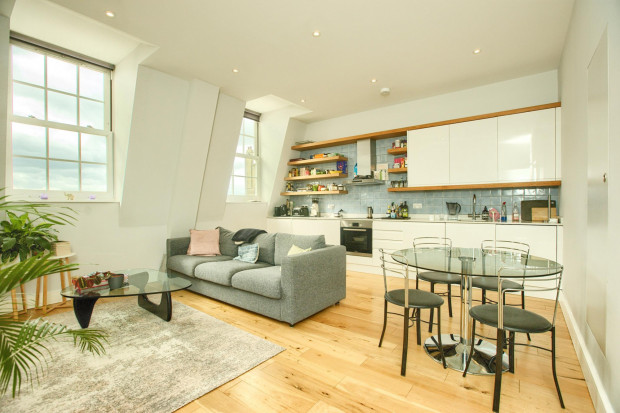 2 bed Flat for rent in London. From Agent and Homes - Talbot Road