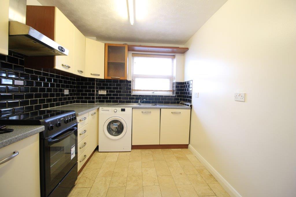 2 bed Flat for rent in Harrow. From Sanders & Co - Northolt