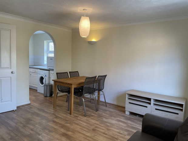 2 bed Flat for rent in London. From Agent and Homes - Marlow