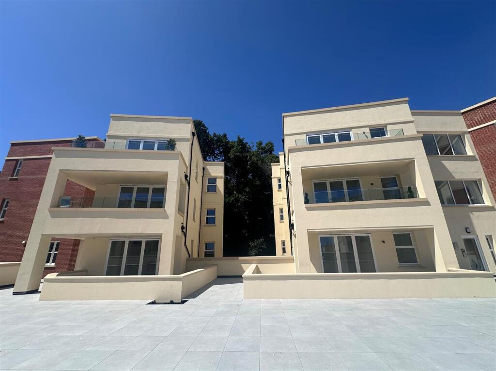 1 bed 1st Floor Flat for rent in Hastings. From Abbott & Abbott - Bexhill on Sea