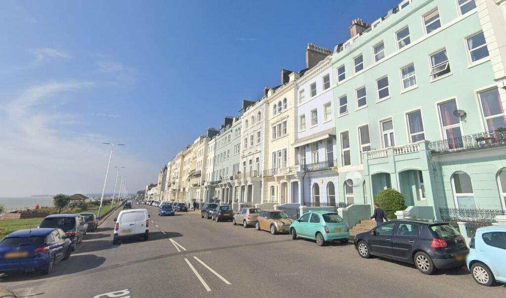 2 bed 1st Floor Flat for rent in Hastings. From Abbott & Abbott - Bexhill on Sea