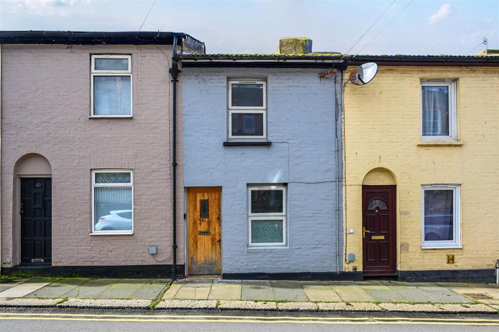 2 bed Detached for rent in Hastings. From Abbott & Abbott - Bexhill on Sea