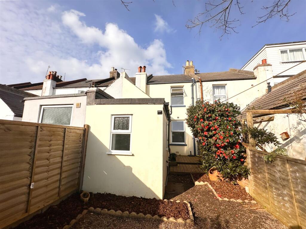 2 bed Mid Terraced House for rent in Lunsford's Cross. From Abbott & Abbott - Bexhill on Sea 2 bed Mid Terraced House for rent in Lunsford's Cross. From Abbott & Abbott - Bexhill on Sea