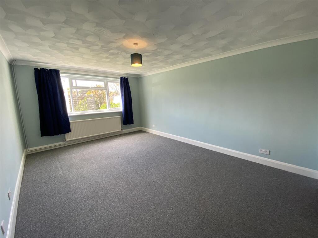 3 bed Bungalow for rent in Lunsford's Cross. From Abbott & Abbott - Bexhill on Sea