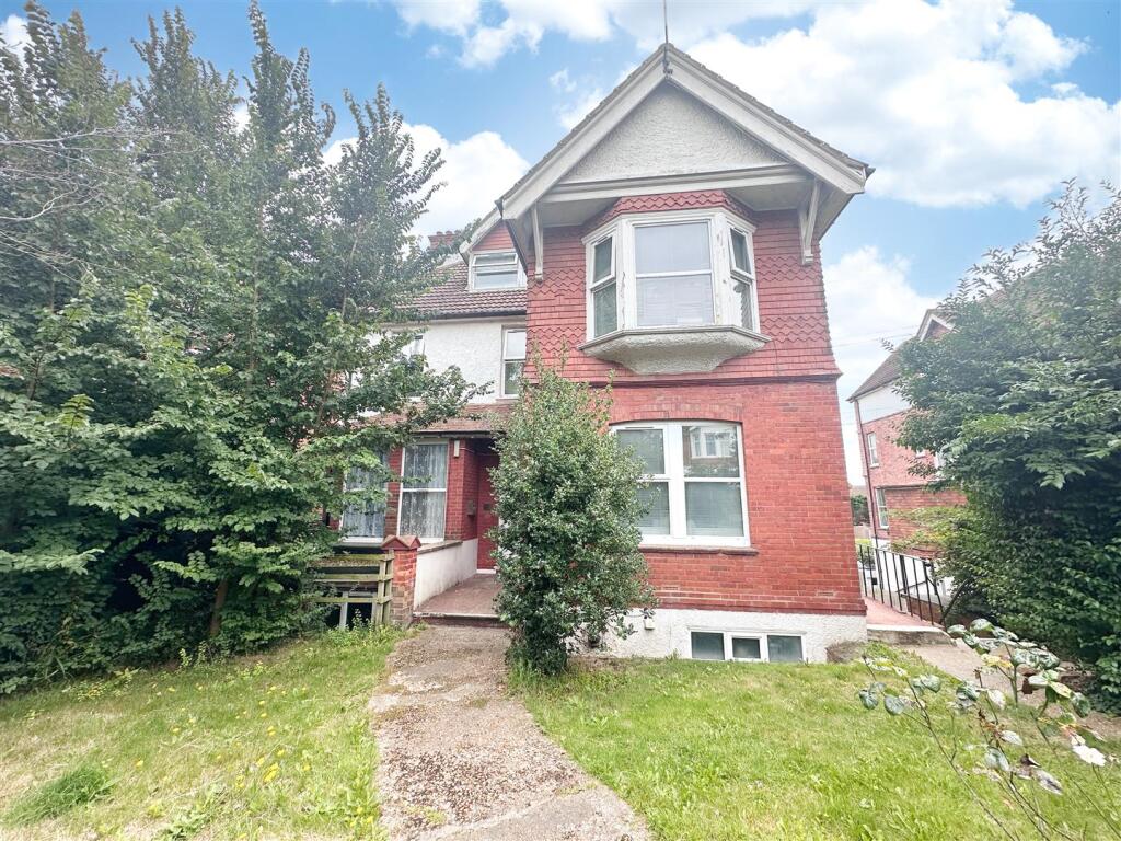 2 bed 1st Floor Flat for rent in Bexhill. From Abbott & Abbott - Bexhill on Sea