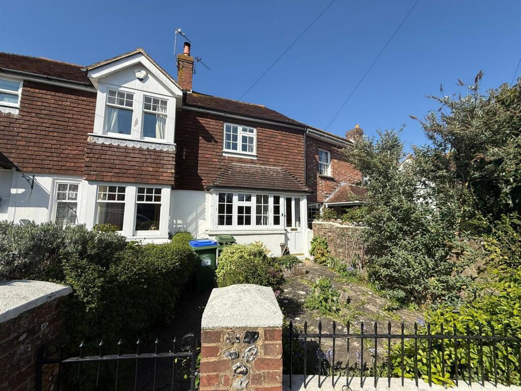 3 bed Mid Terraced House for rent in Lewes. From Abbott & Abbott - Bexhill on Sea