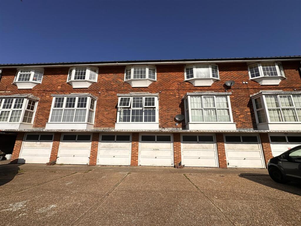 0 bed Studio for rent in Bexhill. From Abbott & Abbott - Bexhill on Sea