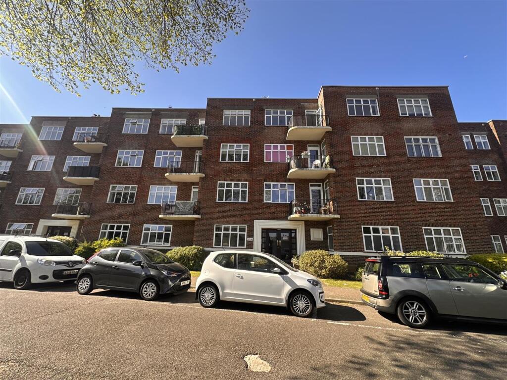 2 bed Not Specified for rent in Brighton and Hove. From Abbott & Abbott - Bexhill on Sea