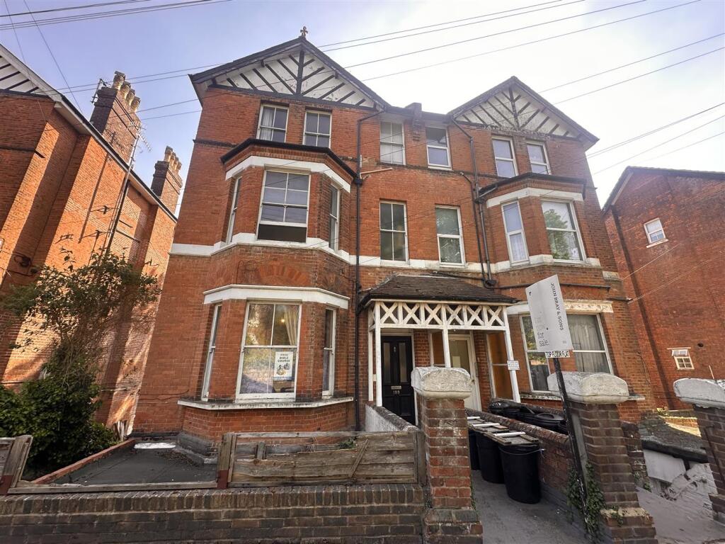 2 bed 1st Floor Flat for rent in Hastings. From Abbott & Abbott - Bexhill on Sea