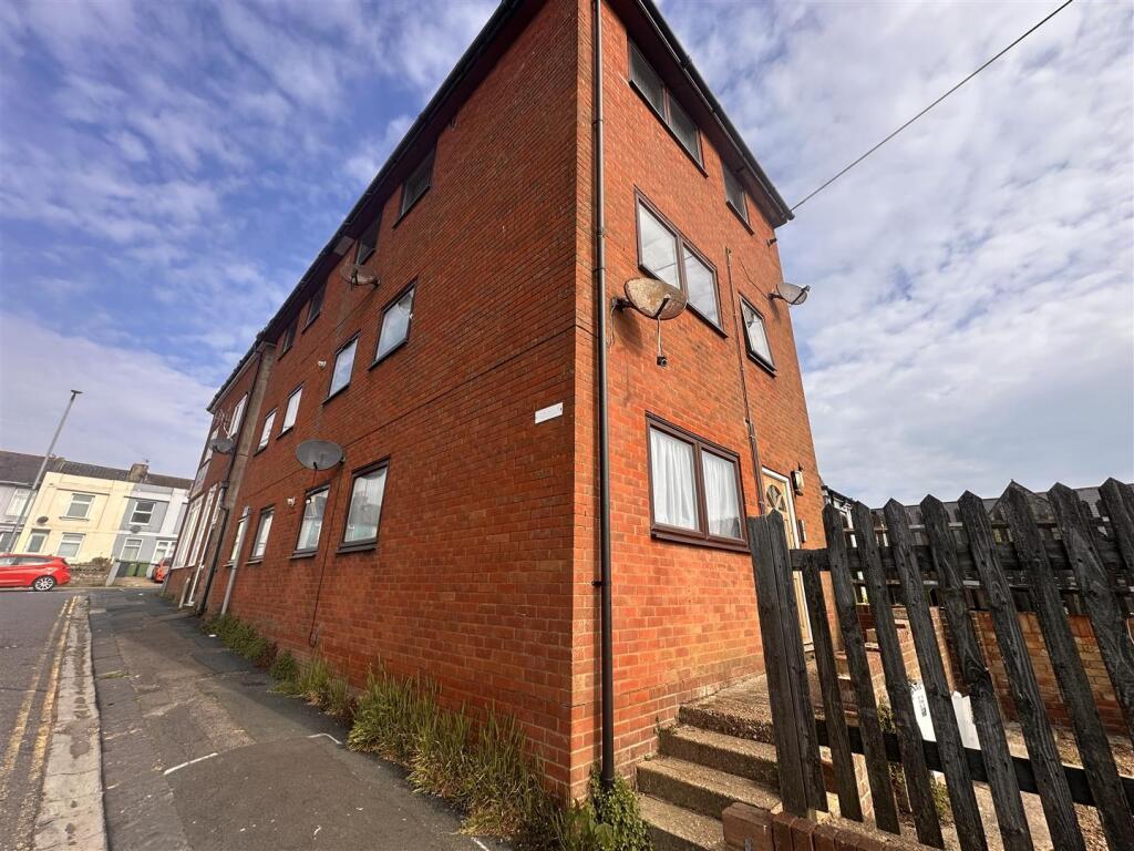 2 bed 1st Floor Flat for rent in Hastings. From Abbott & Abbott - Bexhill on Sea 2 bed 1st Floor Flat for rent in Hastings. From Abbott & Abbott - Bexhill on Sea