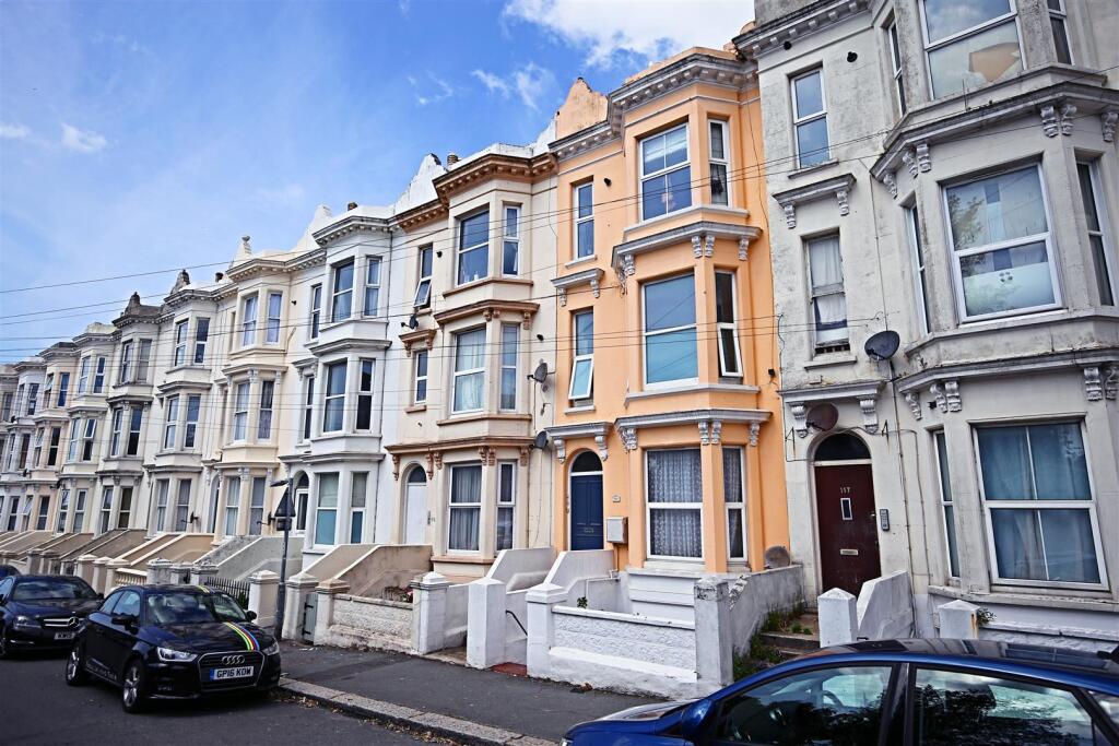 1 bed 1st Floor Flat for rent in Hastings. From Abbott & Abbott - Bexhill on Sea 1 bed 1st Floor Flat for rent in Hastings. From Abbott & Abbott - Bexhill on Sea