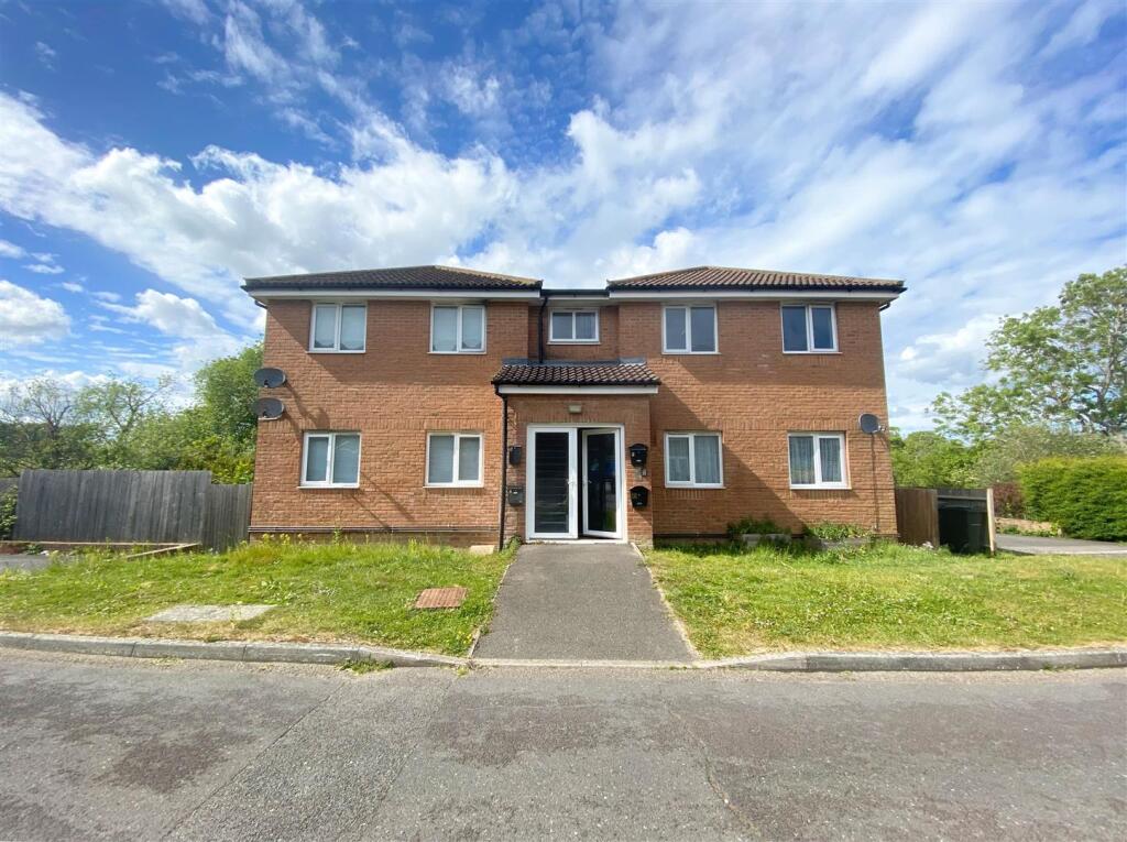 2 bed 1st Floor Flat for rent in Bexhill. From Abbott & Abbott - Bexhill on Sea 2 bed 1st Floor Flat for rent in Bexhill. From Abbott & Abbott - Bexhill on Sea