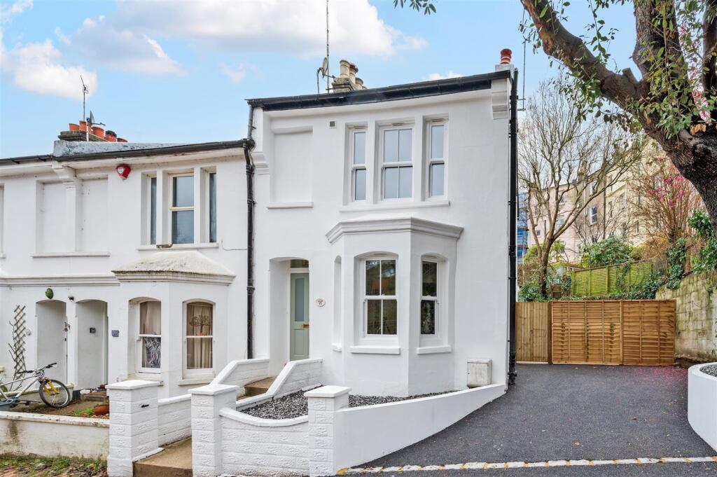 4 bed End of Terrace for rent in Lewes. From Abbott & Abbott - Bexhill on Sea 4 bed End of Terrace for rent in Lewes. From Abbott & Abbott - Bexhill on Sea