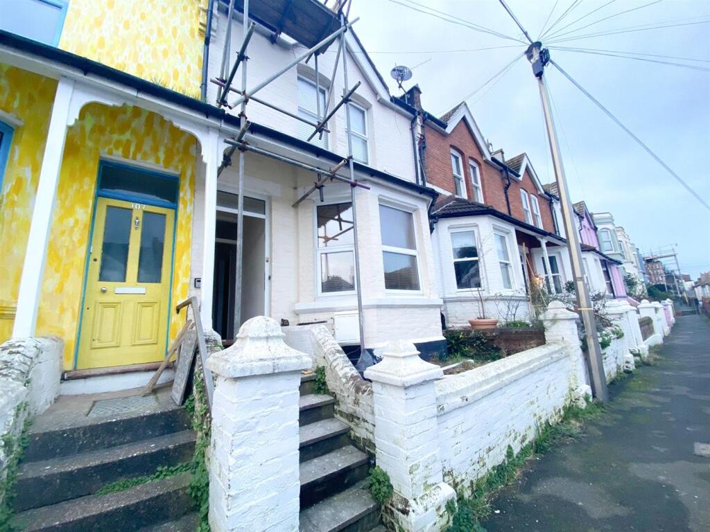 2 bed 1st Floor Flat for rent in Hastings. From Abbott & Abbott - Bexhill on Sea 2 bed 1st Floor Flat for rent in Hastings. From Abbott & Abbott - Bexhill on Sea