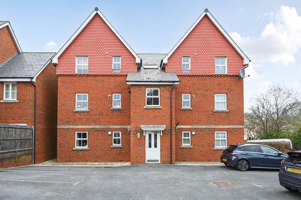 2 bed 1st Floor Flat for rent in Bexhill. From Abbott & Abbott - Bexhill on Sea 2 bed 1st Floor Flat for rent in Bexhill. From Abbott & Abbott - Bexhill on Sea