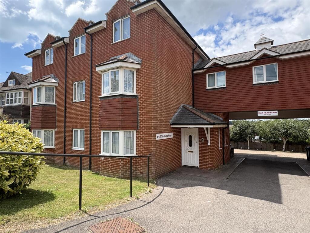 2 bed House (unspecified) for rent in Bexhill. From Abbott & Abbott - Bexhill on Sea 2 bed House (unspecified) for rent in Bexhill. From Abbott & Abbott - Bexhill on Sea