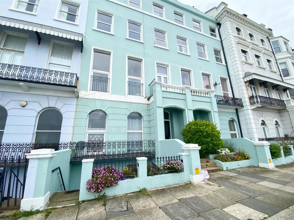 2 bed 1st Floor Flat for rent in Hastings. From Abbott & Abbott - Bexhill on Sea